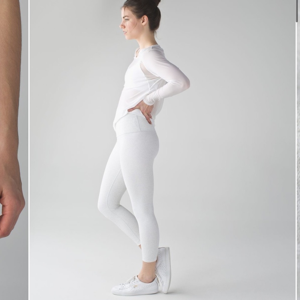 Lululemon Wunder Under Crop (Hi-Rise)
Foli Manifesto White Nimbus size 10